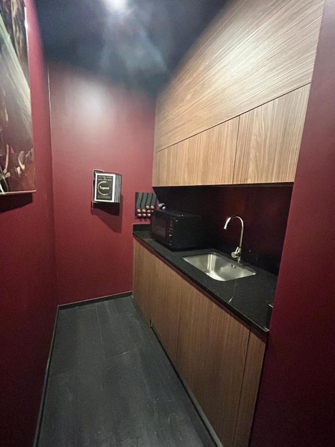 Legend Majestic Superbe Love Room - Jacuzzi - Champagne - Romantisme - Parking Prive Gratuit Mâcon Εξωτερικό φωτογραφία